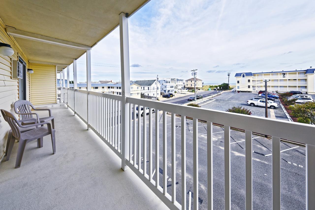 Drifting Sands Oceanfront Hotel Ship Bottom Exterior foto